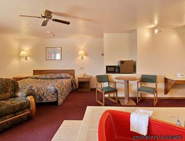 Days Inn By Wyndham Pueblo Room photo